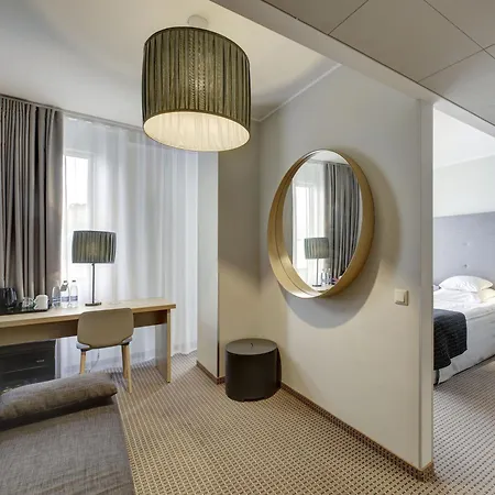 Estonia & Hotel 4*