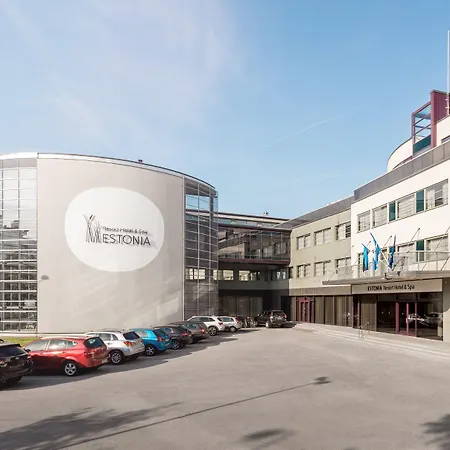 Hotel Estonia & 4*