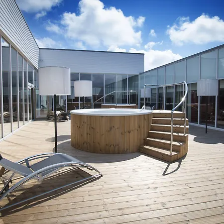 エストニア ＆ スパ ホテル パルヌ