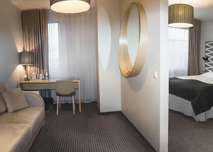 Hotel Estonia & 4*