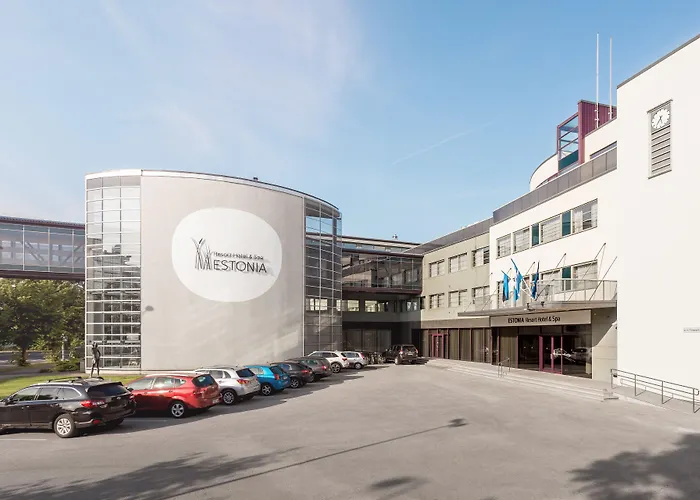 Hotel Estonia & 4*