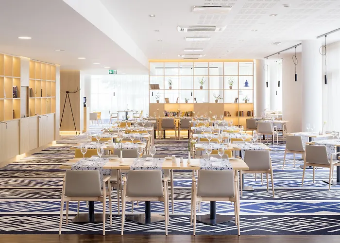 Estonia & Ξενοδοχείο Παρνού