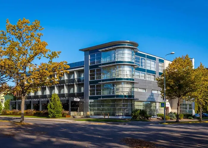 Estonia & Ξενοδοχείο Παρνού